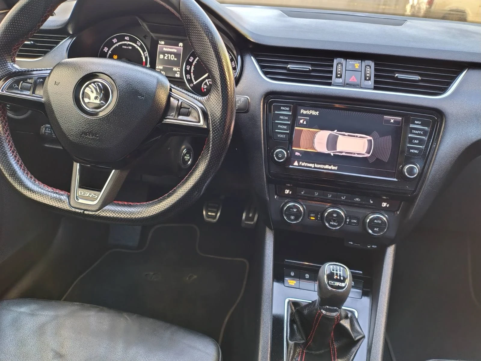 Skoda Octavia 2.0 TSI VRS BLACK EDITION ABT! Нов внос Швейцария , снимка 13 - Автомобили и джипове - 54417458