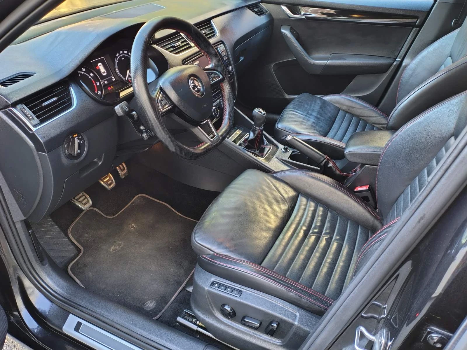 Skoda Octavia 2.0 TSI VRS BLACK EDITION ABT! Нов внос Швейцария , снимка 7 - Автомобили и джипове - 54417458