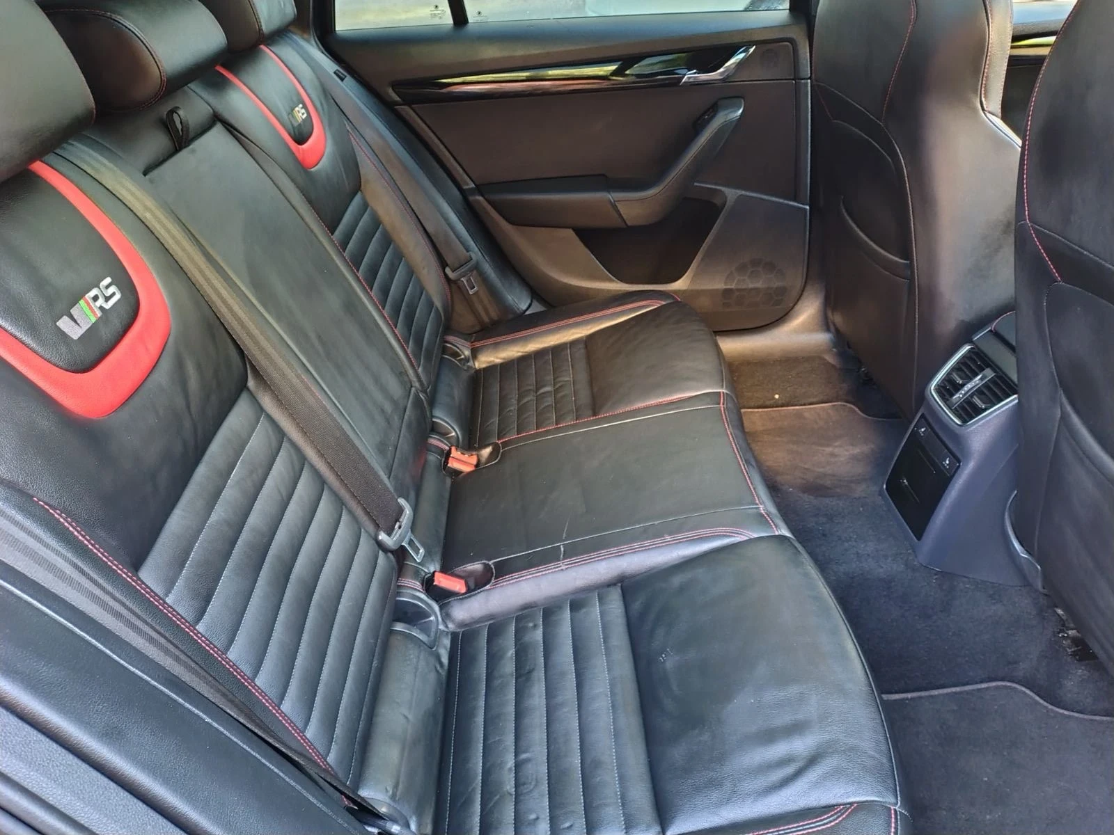 Skoda Octavia 2.0 TSI VRS BLACK EDITION ABT! Нов внос Швейцария , снимка 9 - Автомобили и джипове - 54417458