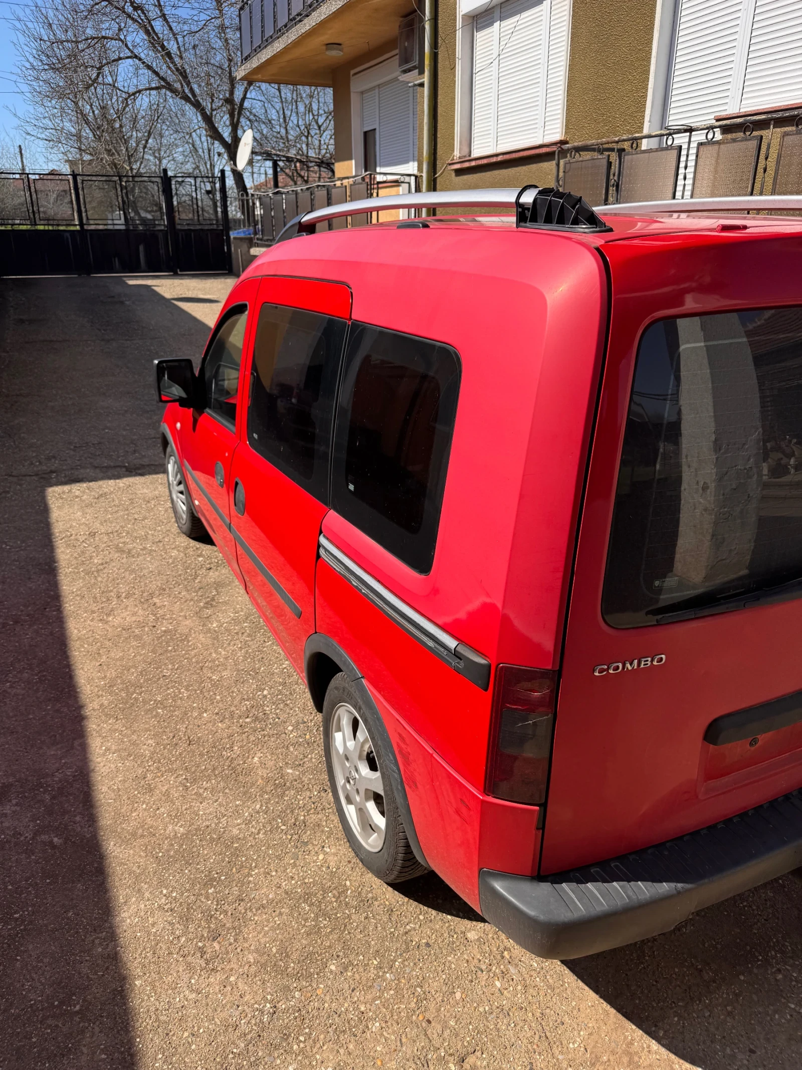 Opel Combo 1.3 Diesel, снимка 10 - Автомобили и джипове - 54420625