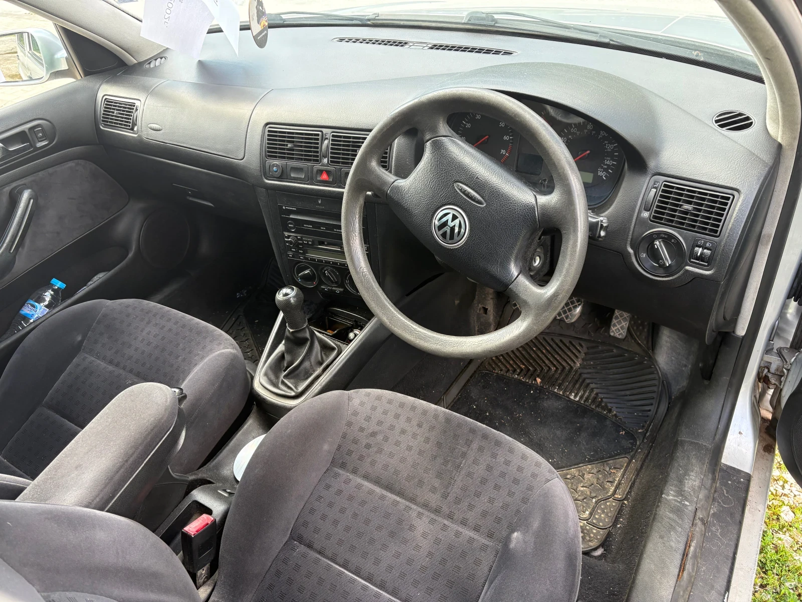 VW Golf 1.6, снимка 7 - Автомобили и джипове - 54665700