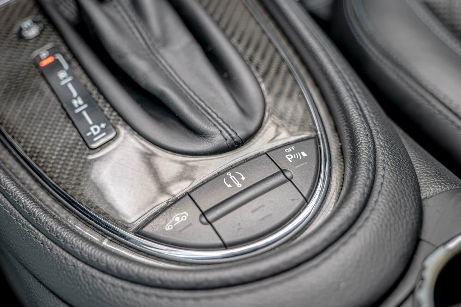 Mercedes-Benz CLS 55 AMG Ориг. Kleeman/Harman Kardon/Обдухване/Алкантар/BiX, снимка 12 - Автомобили и джипове - 54725948