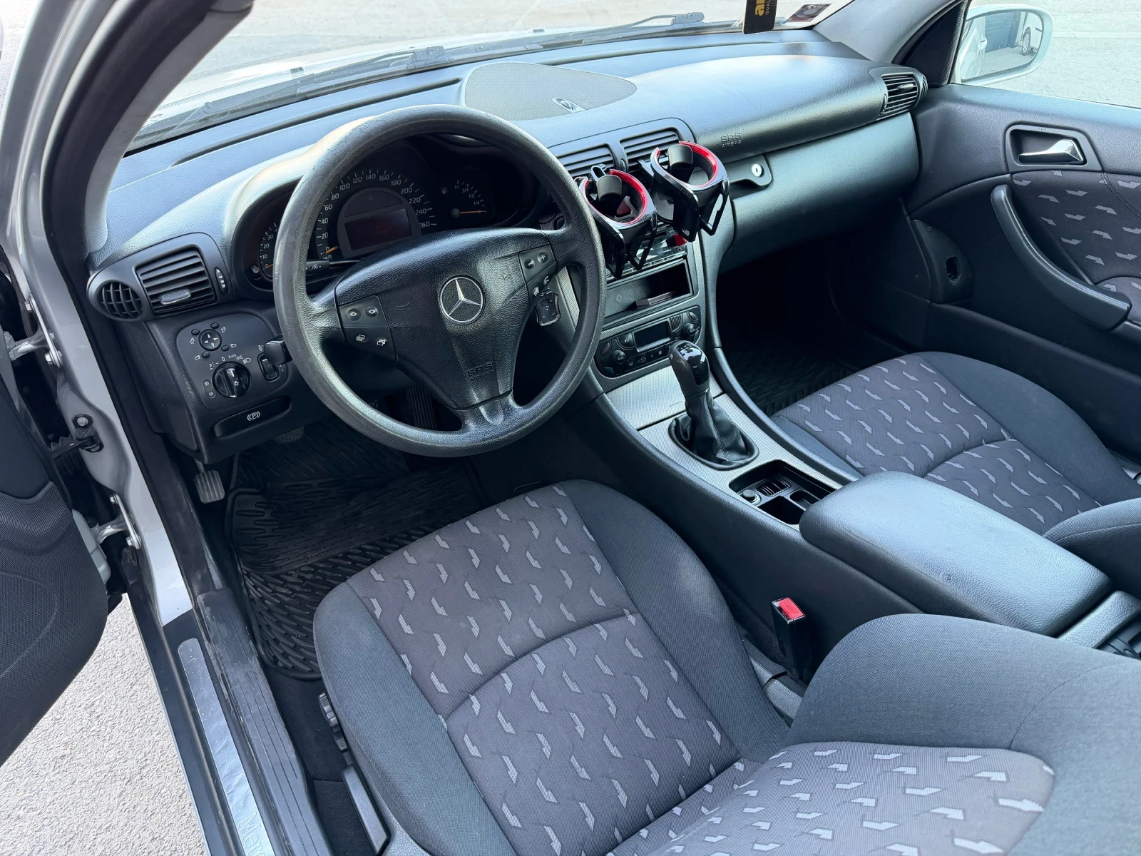 Mercedes-Benz C 220, снимка 8 - Автомобили и джипове - 55095671