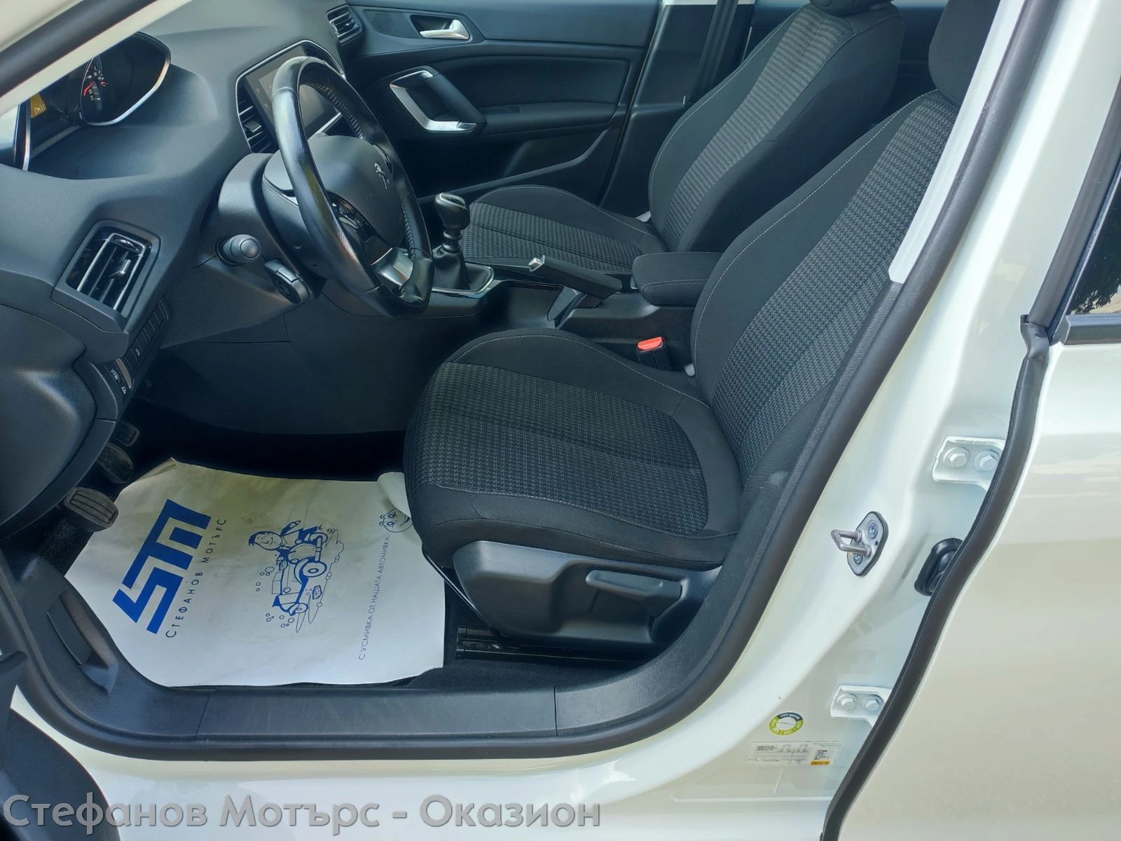 Peugeot 308 SW Active 1.5 BlueHDi (130hp) MT6, снимка 12 - Автомобили и джипове - 55352169