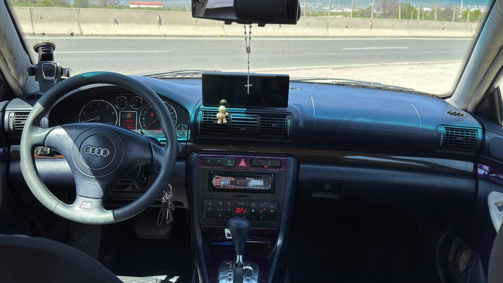 Audi A4 2.4 бензин с газ, снимка 9 - Автомобили и джипове - 55444696