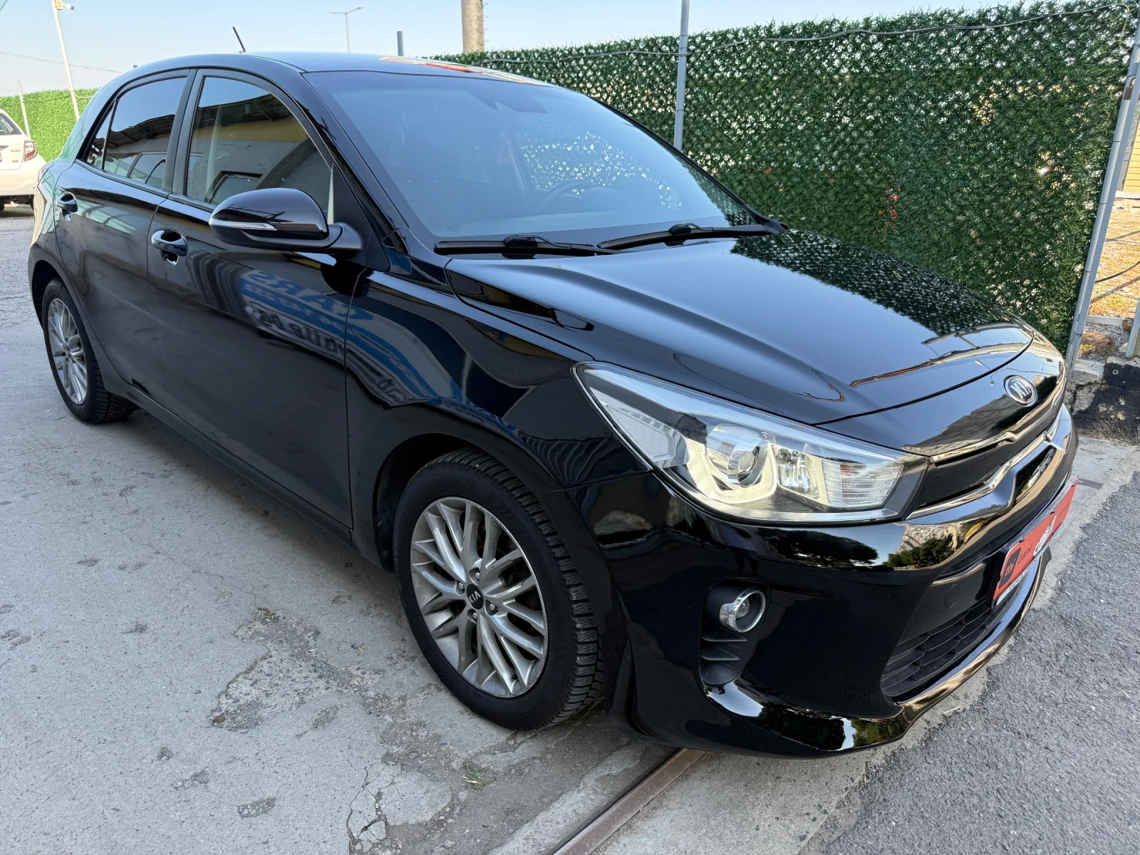 Kia Rio 1.4crdi-90к.с Лед Дневни Навигация Кар Плей, снимка 5 - Автомобили и джипове - 55503135