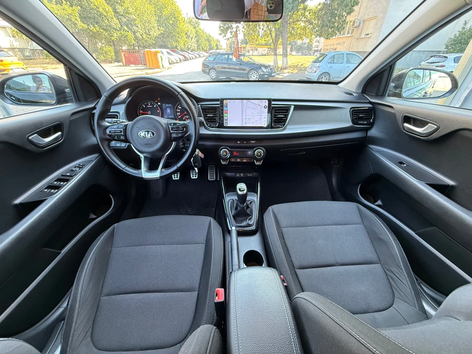 Kia Rio 1.4crdi-90к.с Лед Дневни Навигация Кар Плей, снимка 10 - Автомобили и джипове - 55503135