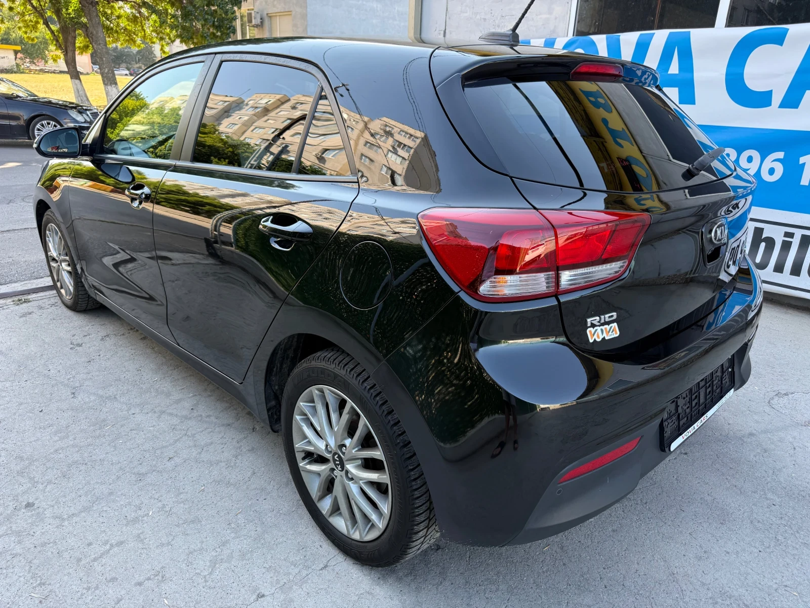 Kia Rio 1.4crdi-90к.с Лед Дневни Навигация Кар Плей, снимка 2 - Автомобили и джипове - 55503135