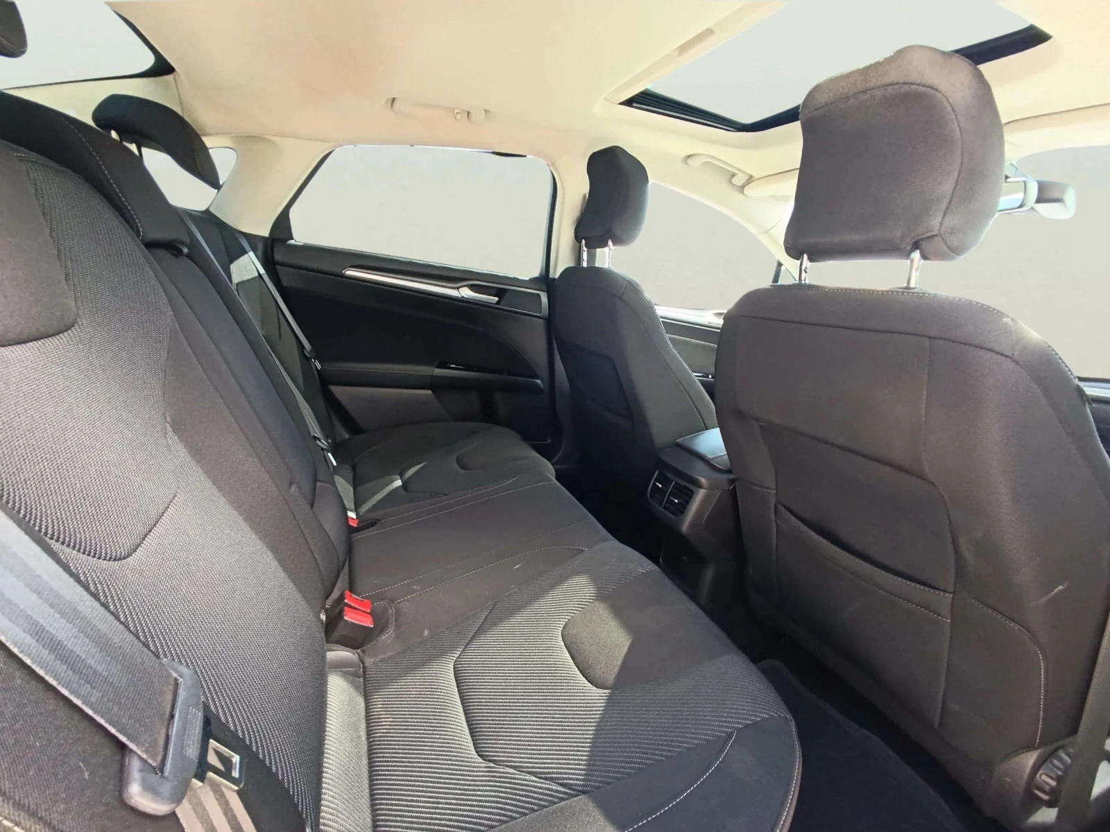 Ford Mondeo 1.5, снимка 10 - Автомобили и джипове - 56012653
