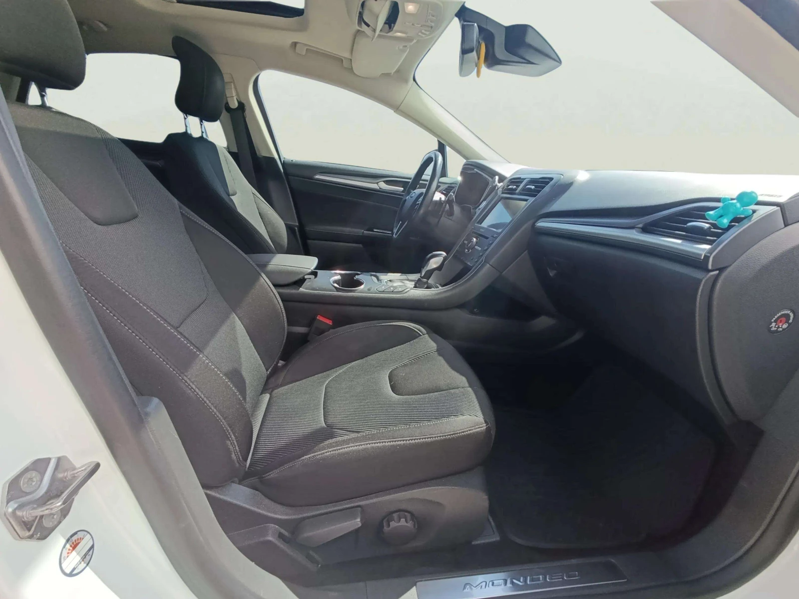 Ford Mondeo 1.5, снимка 9 - Автомобили и джипове - 56012653