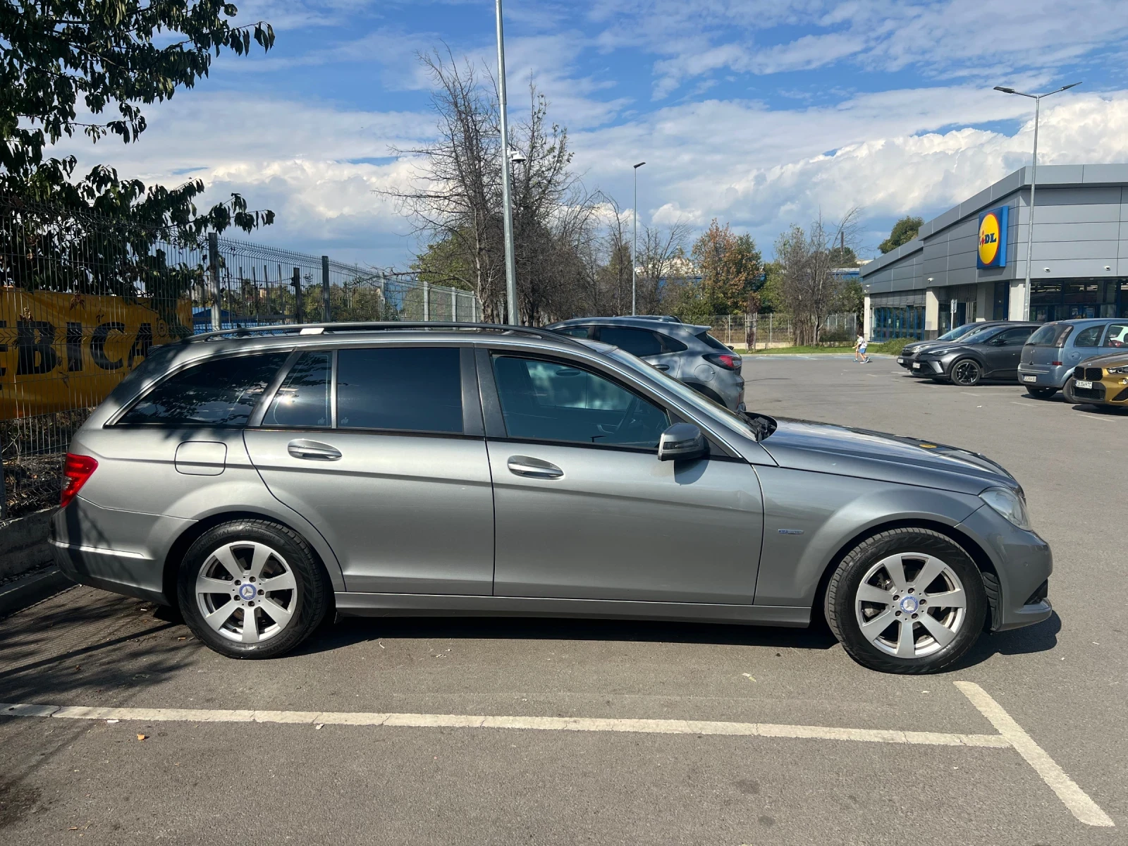 Mercedes-Benz C 200, снимка 4 - Автомобили и джипове - 56139771
