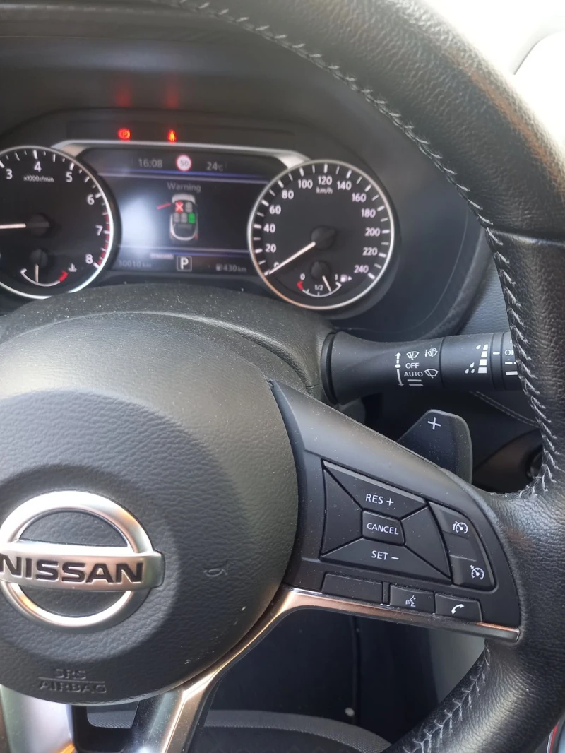 Nissan Juke N-Connecta, снимка 12 - Автомобили и джипове - 47270287