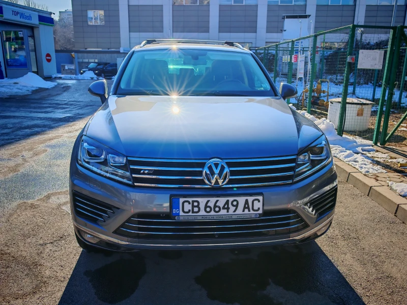 VW Touareg R Line, снимка 1 - Автомобили и джипове - 49622758