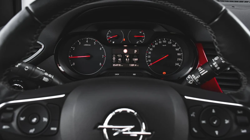 Opel Crossland X 1.2 Turbo GS Line Automatic, снимка 15 - Автомобили и джипове - 51689083