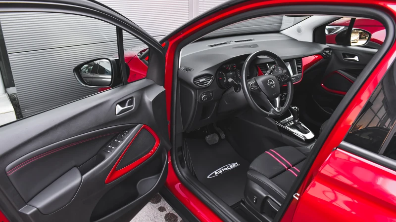 Opel Crossland X 1.2 Turbo GS Line Automatic, снимка 8 - Автомобили и джипове - 51689083