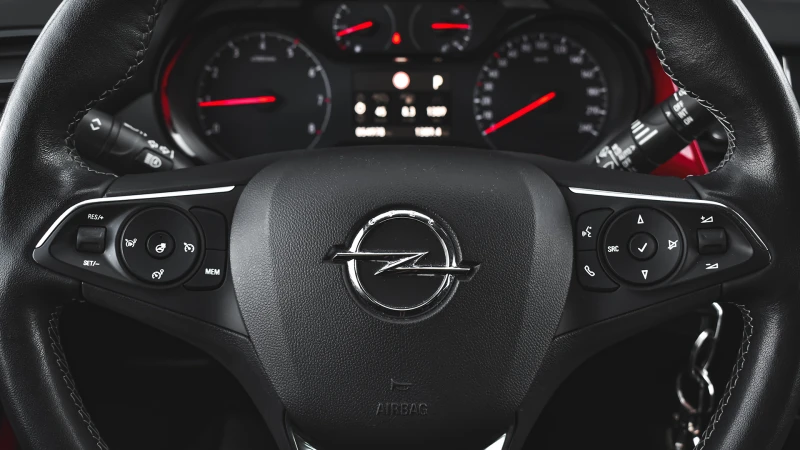 Opel Crossland X 1.2 Turbo GS Line Automatic, снимка 13 - Автомобили и джипове - 51689083