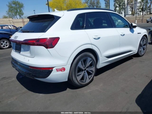 Audi Q8 E-TRON PREMIUM QUATTRO, снимка 4 - Автомобили и джипове - 54484492