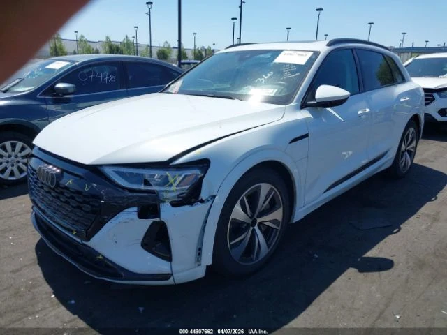 Audi Q8 E-TRON PREMIUM QUATTRO, снимка 2 - Автомобили и джипове - 54484492