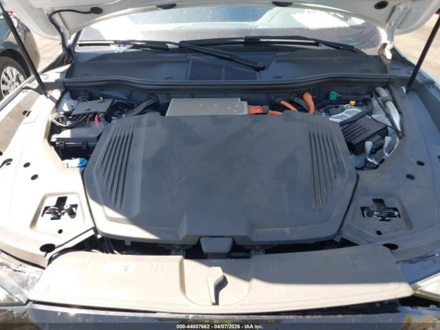 Audi Q8 E-TRON PREMIUM QUATTRO, снимка 10 - Автомобили и джипове - 54484492