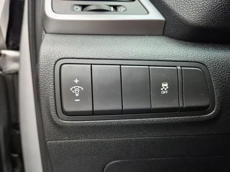 Hyundai Tucson 1.7 2WD STYLE, снимка 16 - Автомобили и джипове - 55796398
