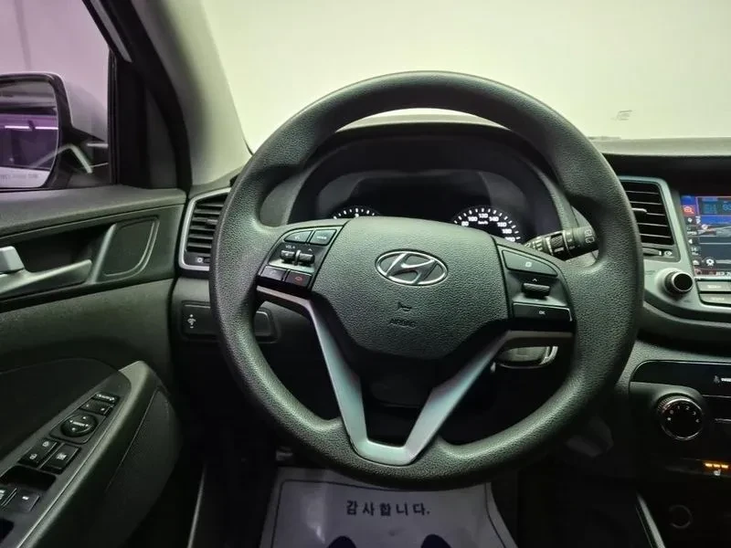 Hyundai Tucson 1.7 2WD STYLE, снимка 6 - Автомобили и джипове - 55796398