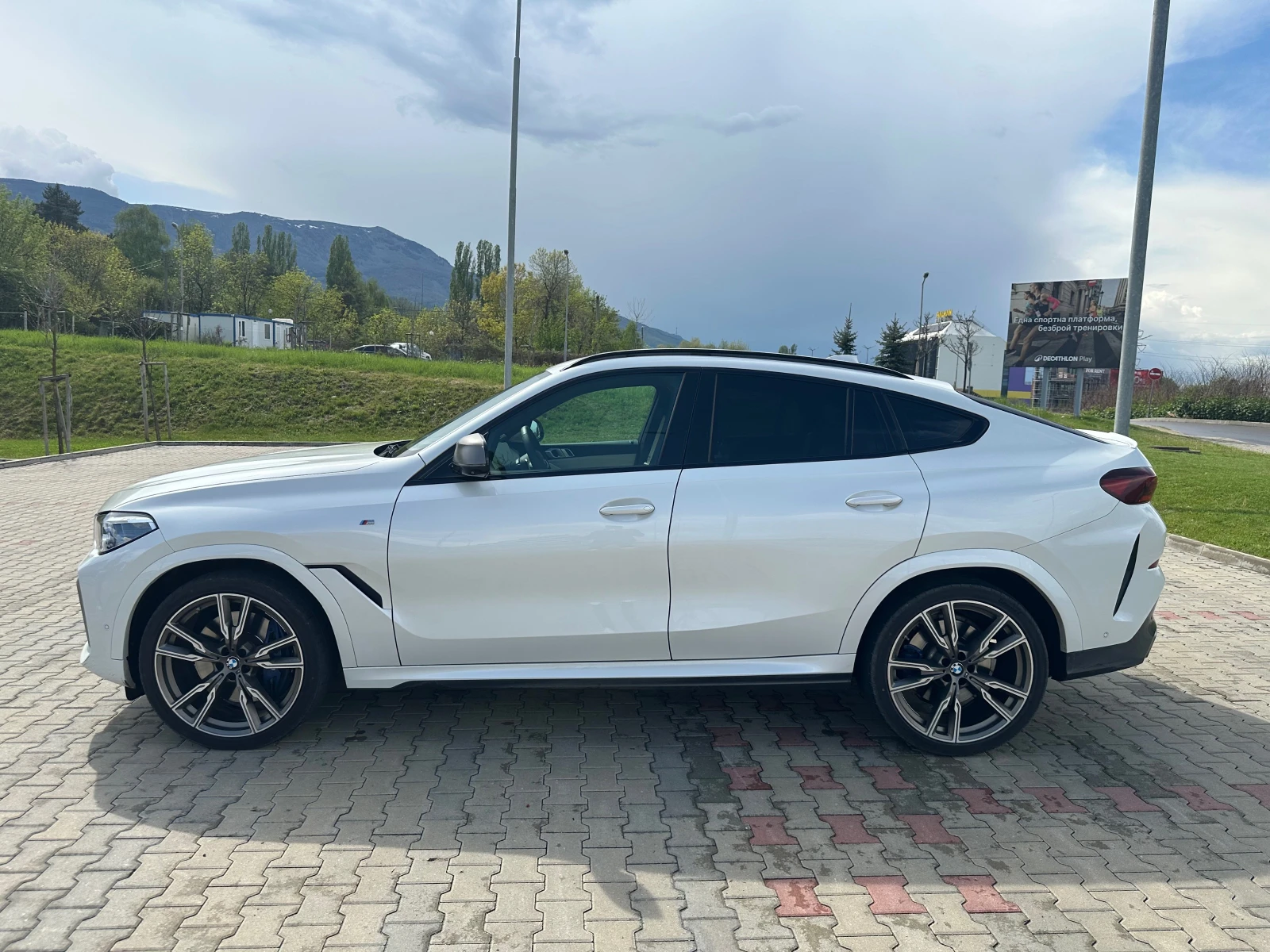 BMW X6 M50i xDrive - изображение 2