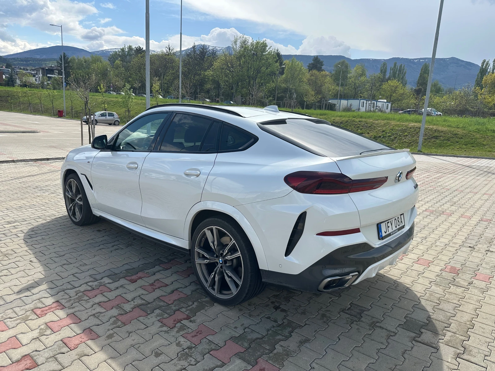 BMW X6 M50i xDrive - изображение 3