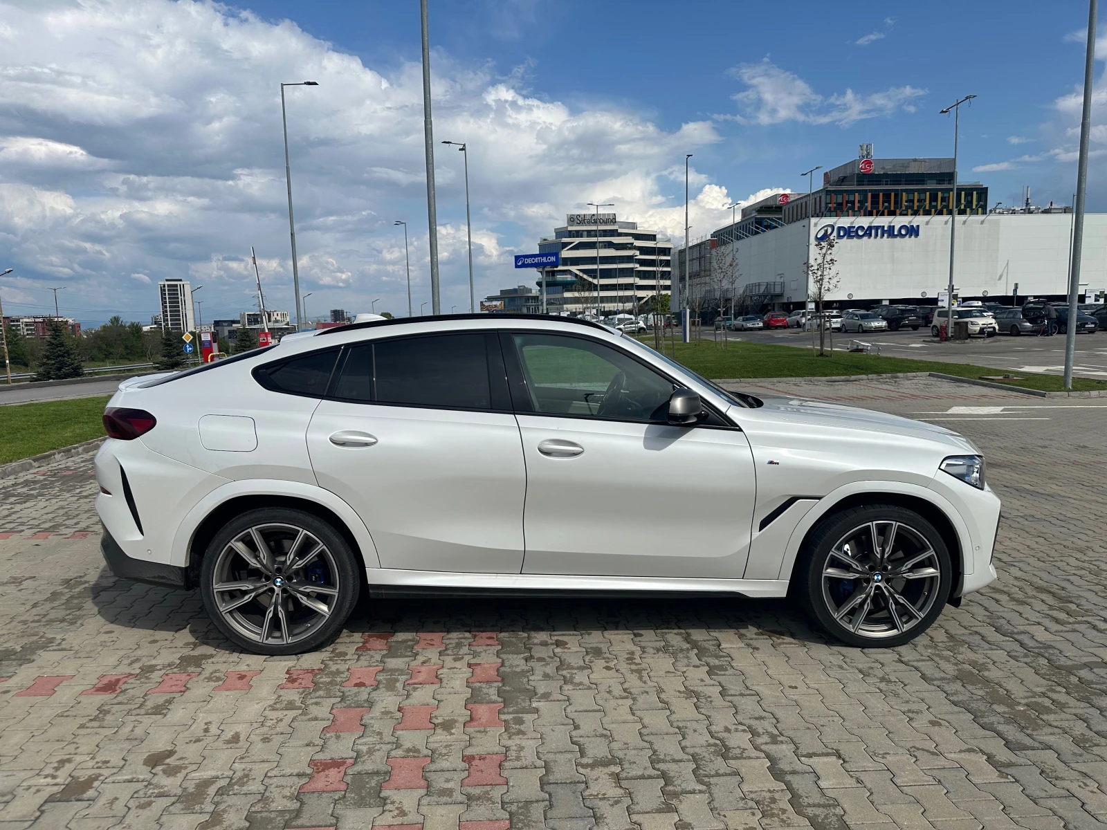 BMW X6 M50i xDrive - изображение 6