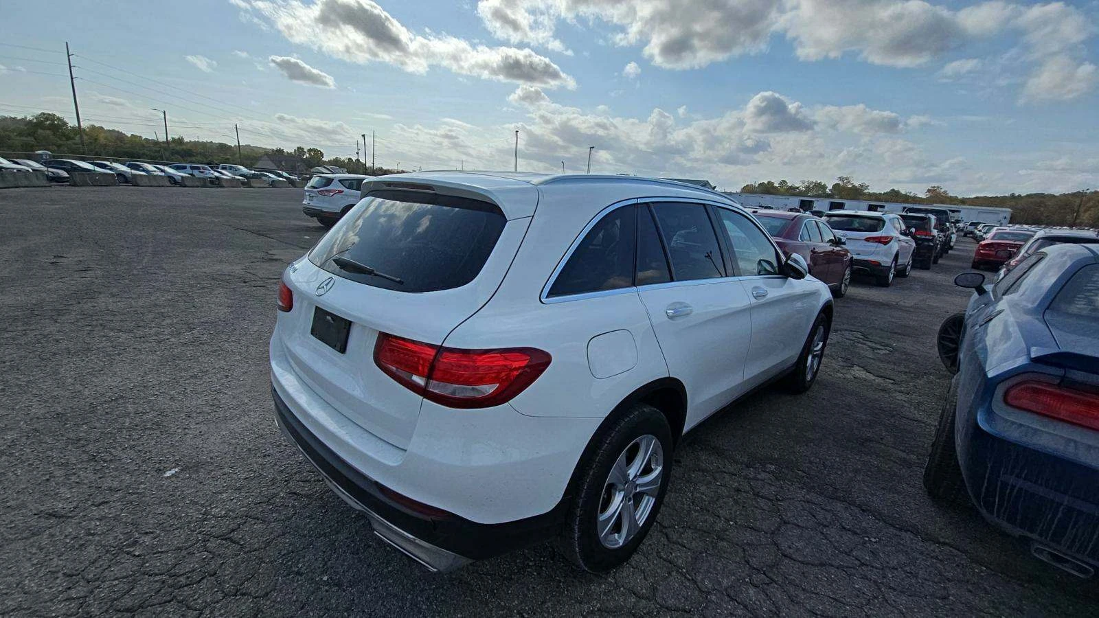 Mercedes-Benz GLC 300 ПОДГРЕВ* КАМЕРА* CARPLAY* КЕЙЛЕС*  - изображение 3