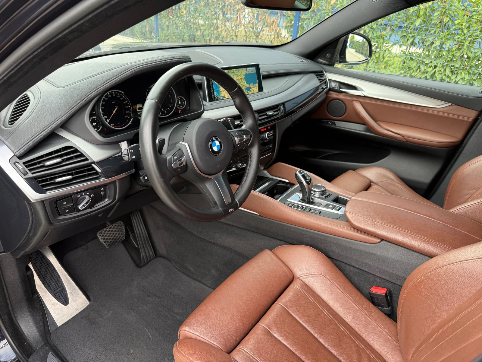BMW X6 4.0D-М-ПАКЕТ-DIGITAL-360-КАМЕРИ-LANE-ASSIST-HARMAN - изображение 5