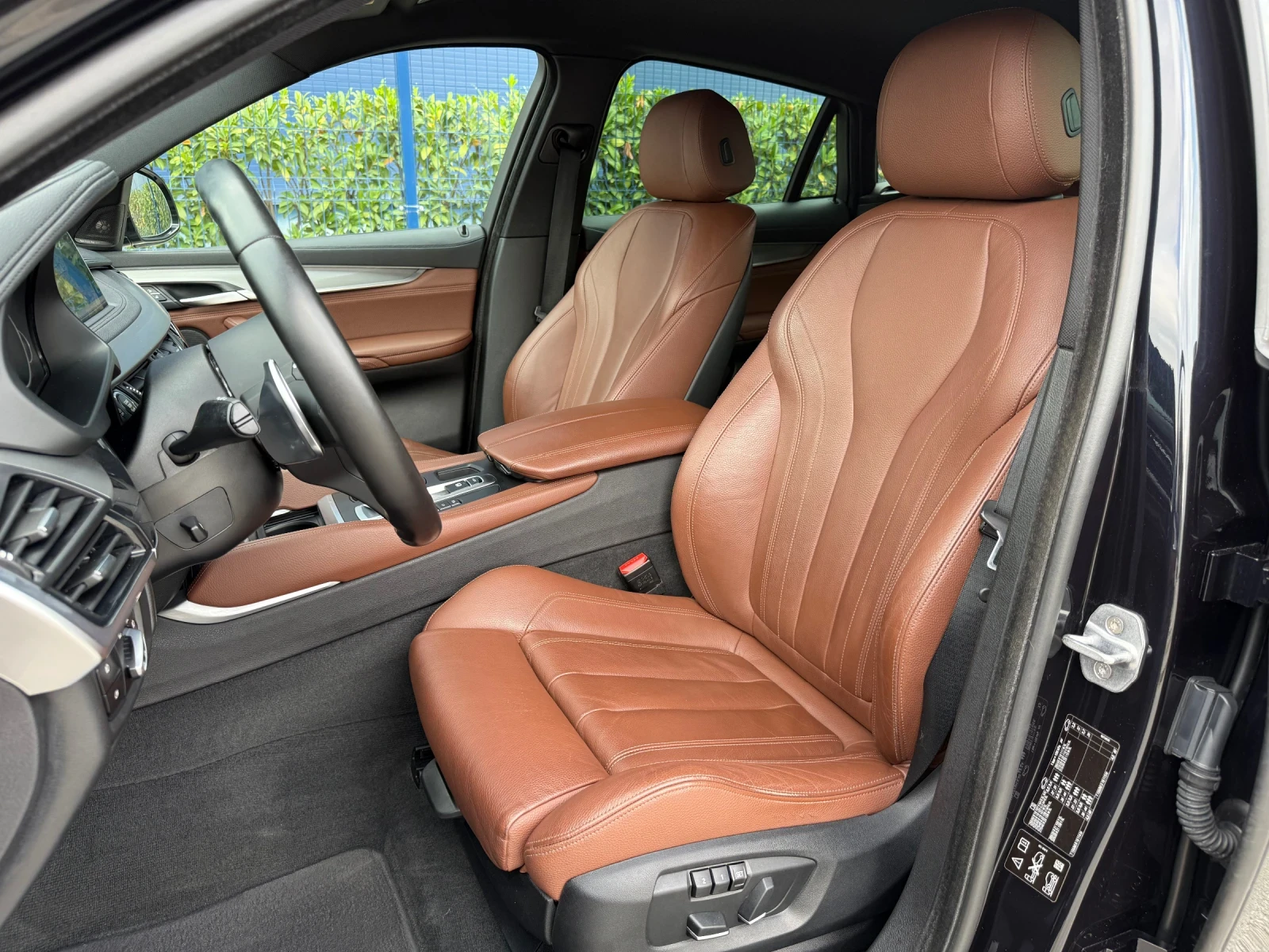 BMW X6 4.0D-М-ПАКЕТ-DIGITAL-360-КАМЕРИ-LANE-ASSIST-HARMAN - изображение 6