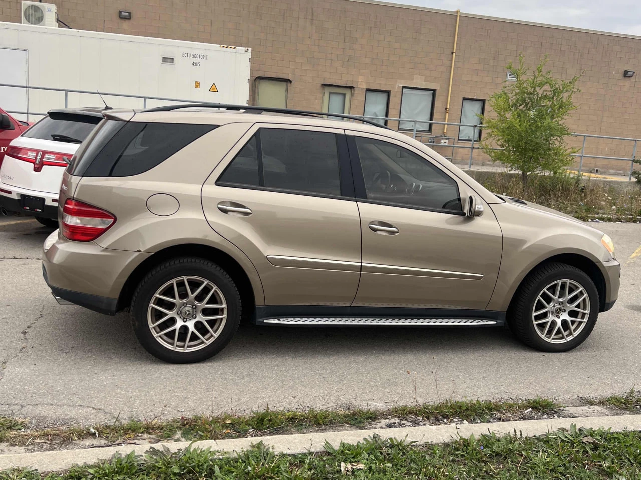 Mercedes-Benz ML 300 CARFAX* АВТОФИНАНСИРАНЕ* БЕЗ ПЪРВОНАЧАЛНА ВНОСКА*  - изображение 3