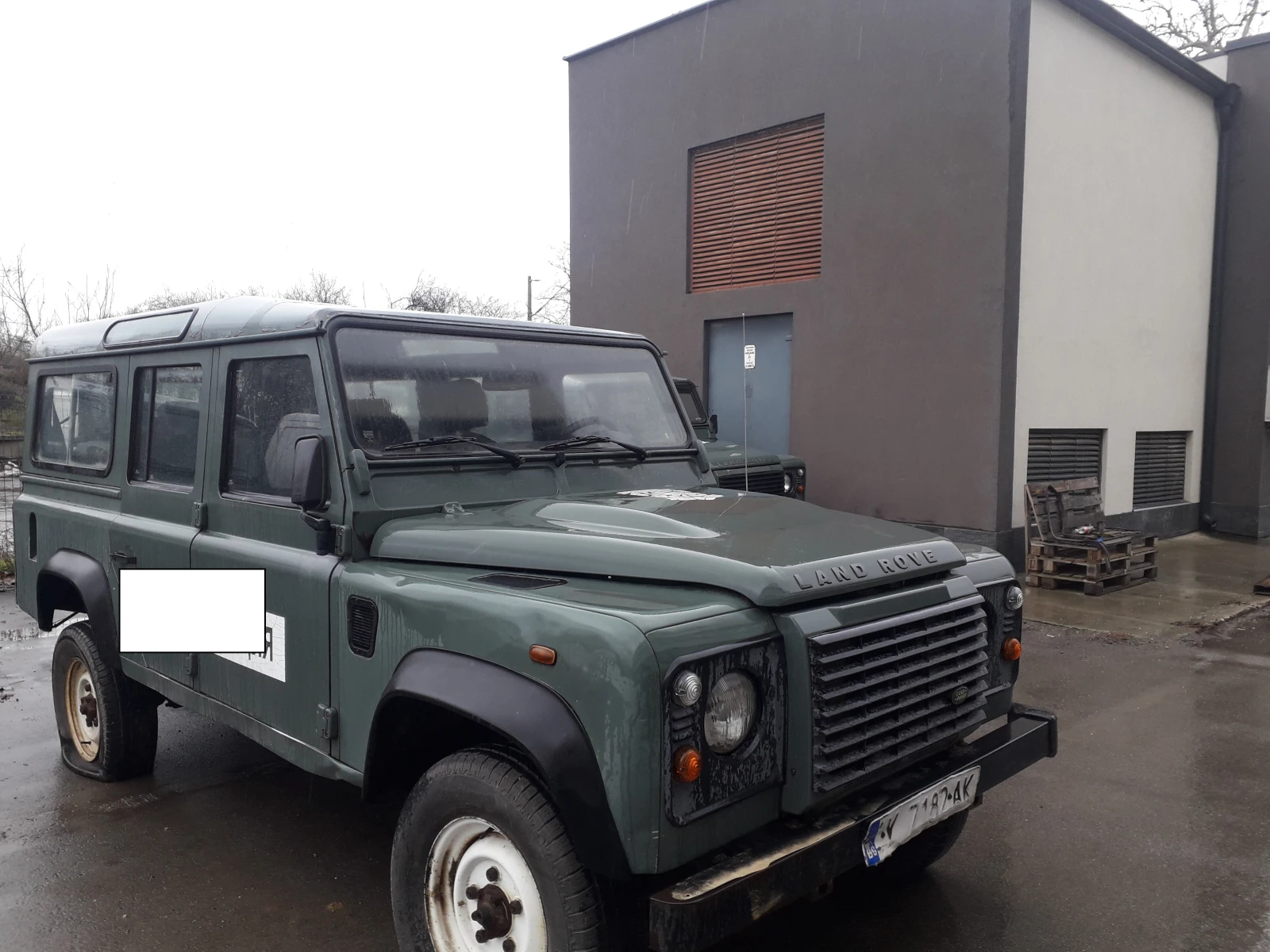 Land Rover Defender 110