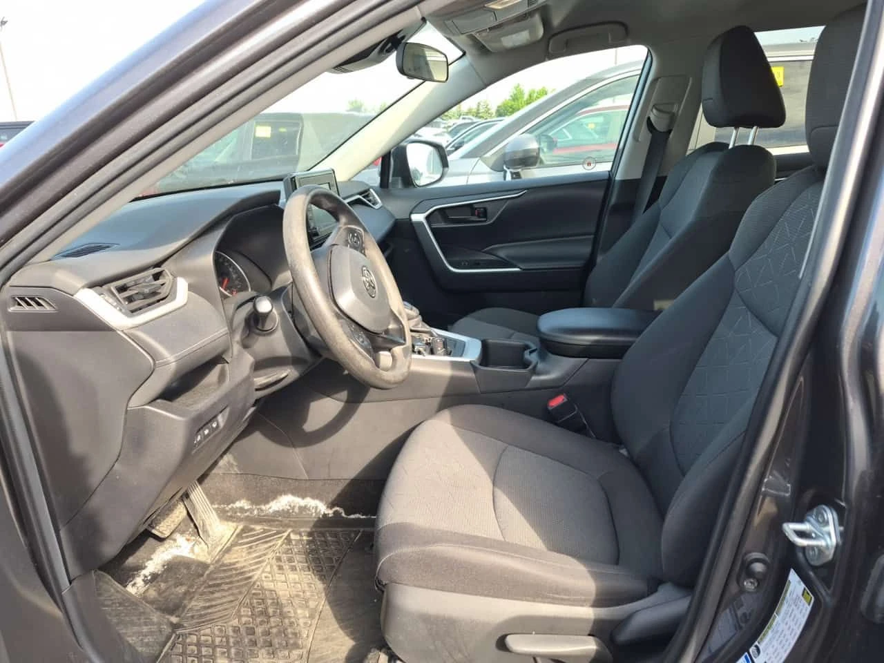 Toyota Rav4 LE| ПОДГРЕВИ| ПАНОРАМА| 2 КЛЮЧА| 2 ЧИФТА ГУМИ| , снимка 8 - Автомобили и джипове - 54819629