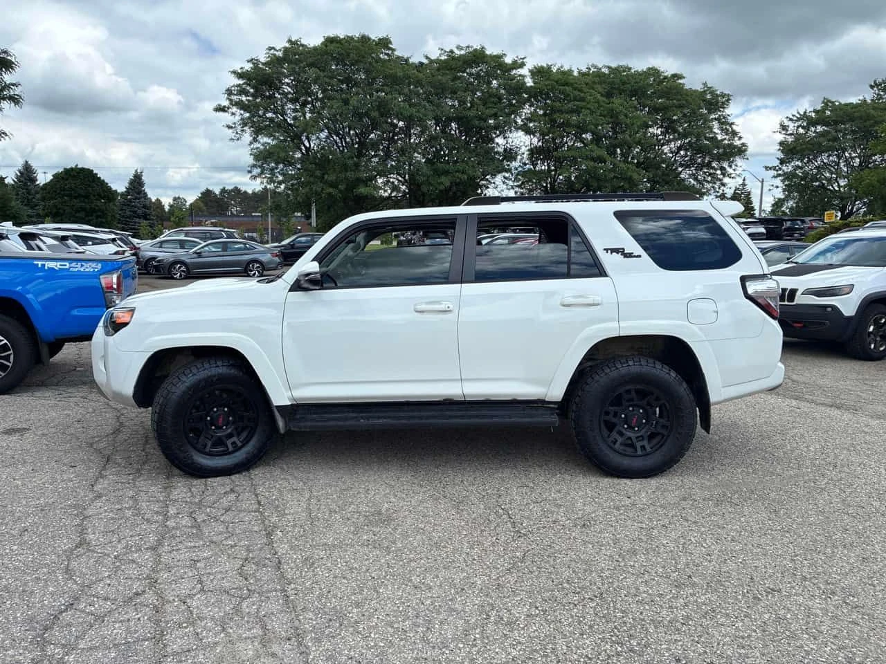 Toyota 4runner * 4WD * CARFAX * ОПЦИЯ ЗА ФИНАНСИРАНЕ , снимка 2 - Автомобили и джипове - 55224249
