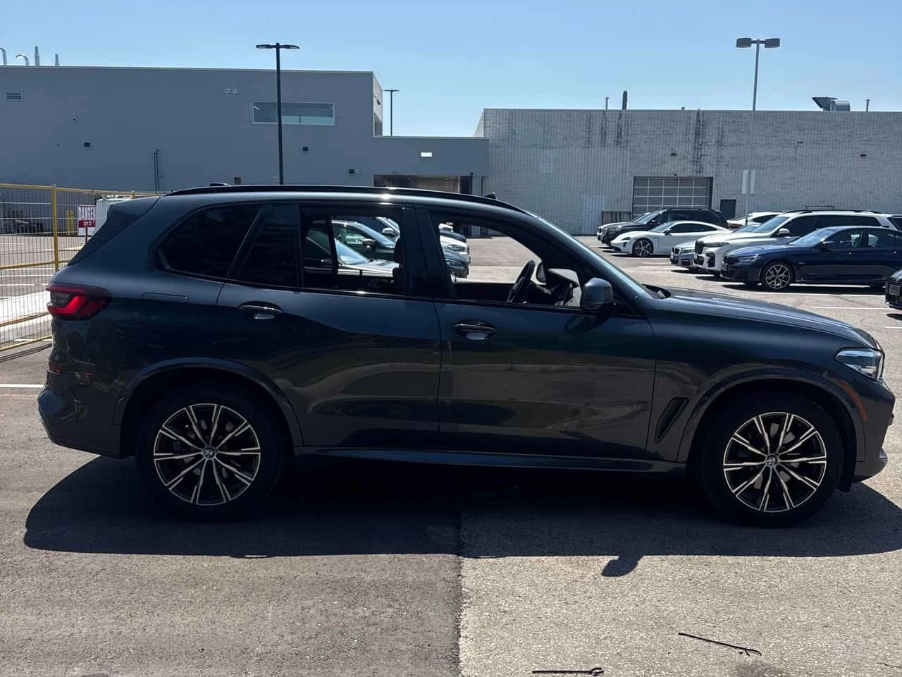 BMW X5 * xDrive40i * CARFAX * H/K * ОБДУХВАНЕ * АВТОКРЕДИ, снимка 3 - Автомобили и джипове - 55274595