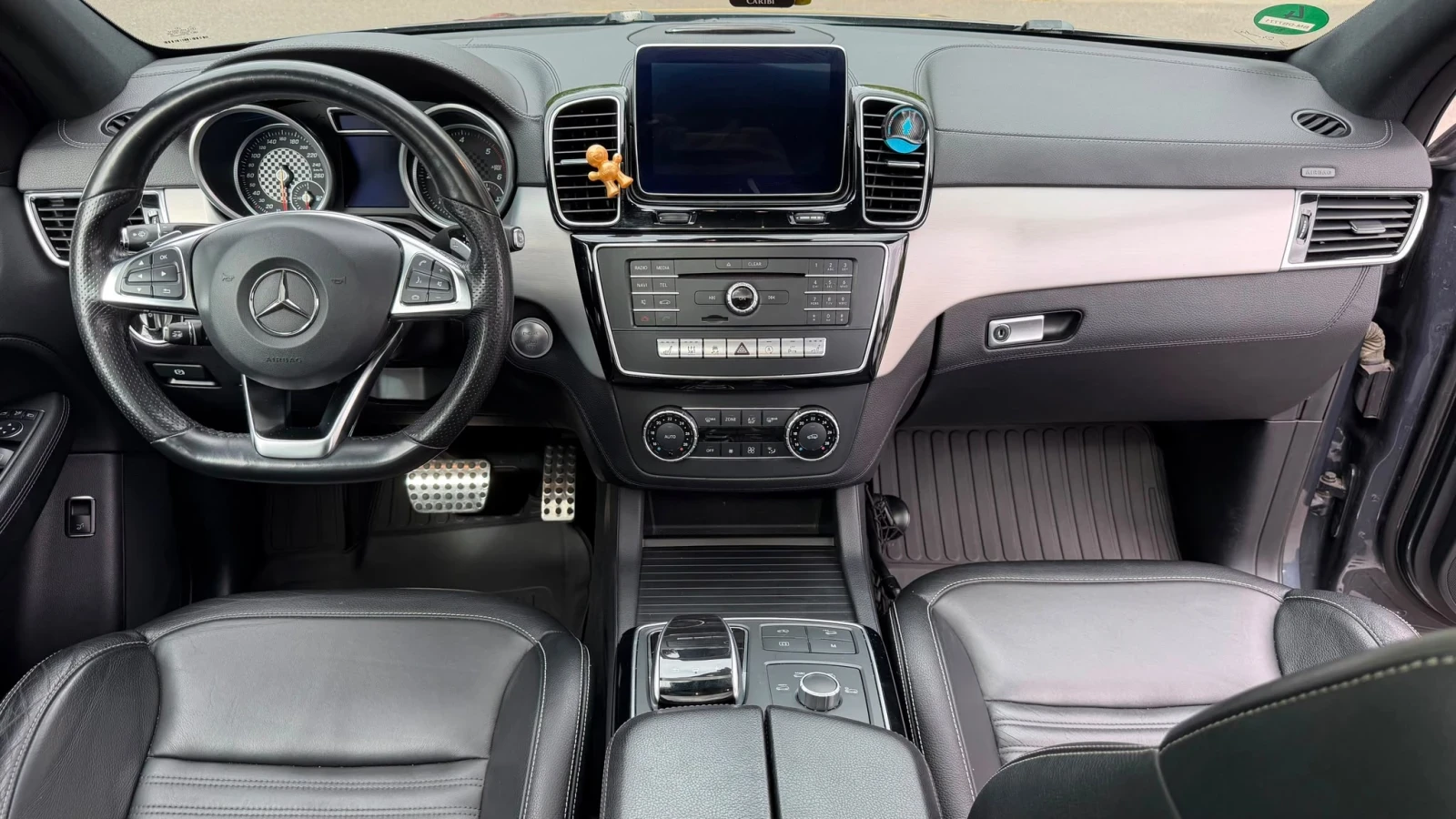 Mercedes-Benz GLE 350 AMG, Distronik, Pano, keyless, 360 kamera, снимка 13 - Автомобили и джипове - 55721585