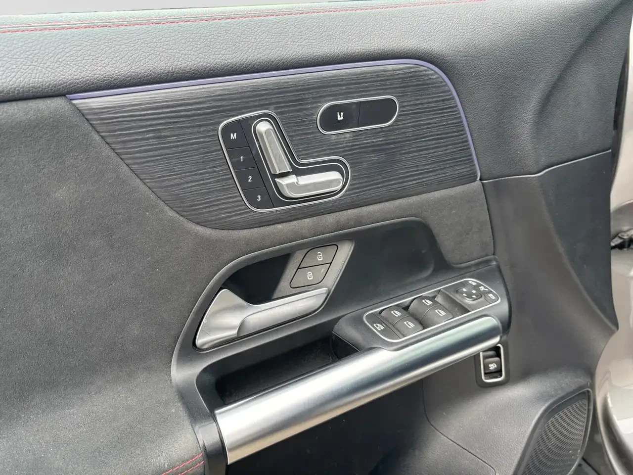 Mercedes-Benz GLA 250, снимка 10 - Автомобили и джипове - 56227362