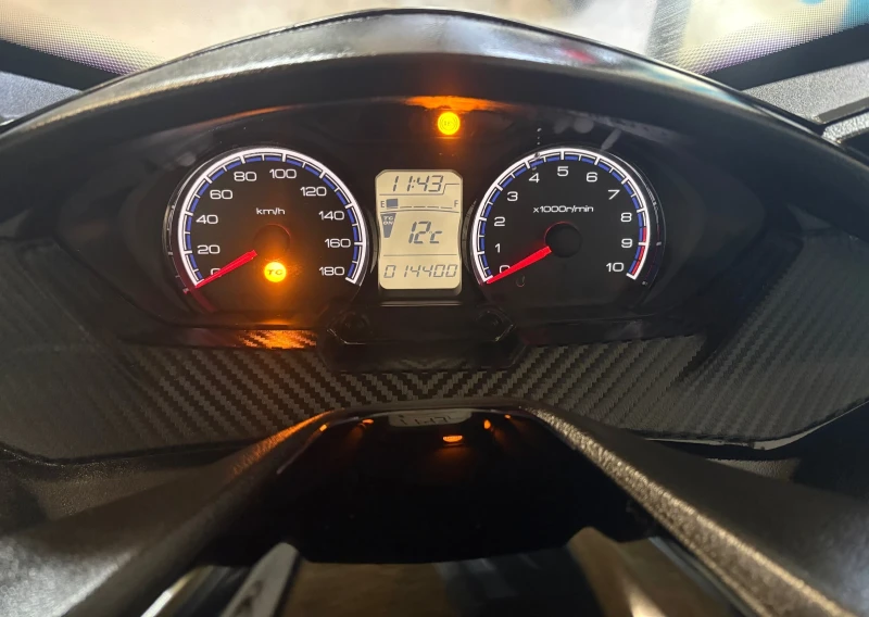 Suzuki Burgman 400i ABS 2024г!!! Service book!, снимка 11 - Мотоциклети и мототехника - 53191251