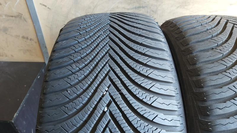 Гуми Зимни 215/55R16, снимка 3 - Гуми и джанти - 29259963