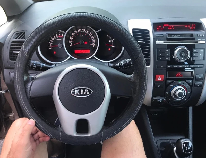 Kia Venga 1.4, снимка 7 - Автомобили и джипове - 47624147