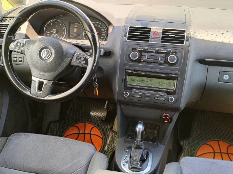 VW Touran, снимка 8 - Автомобили и джипове - 47422426