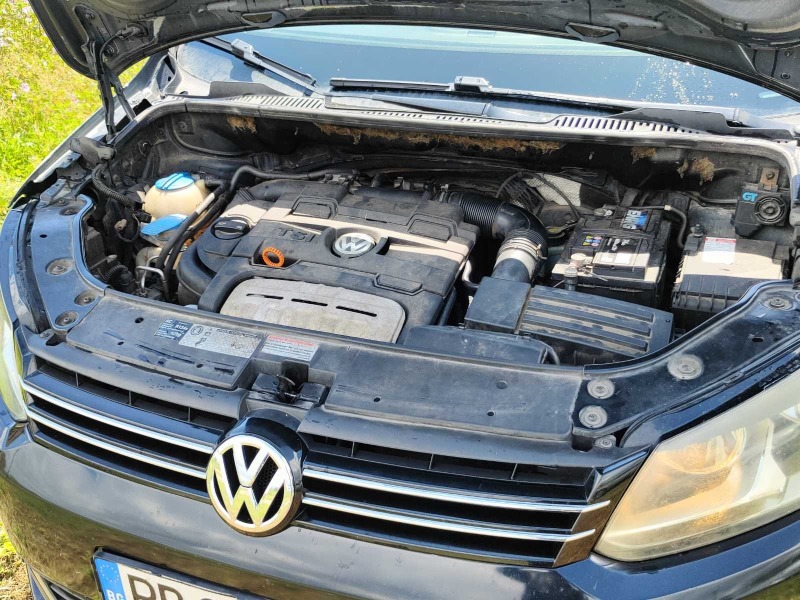 VW Touran, снимка 11 - Автомобили и джипове - 46260214