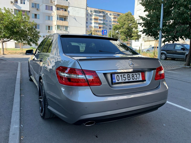 Mercedes-Benz E 220 AMG Distronic Камера , снимка 3 - Автомобили и джипове - 46898996