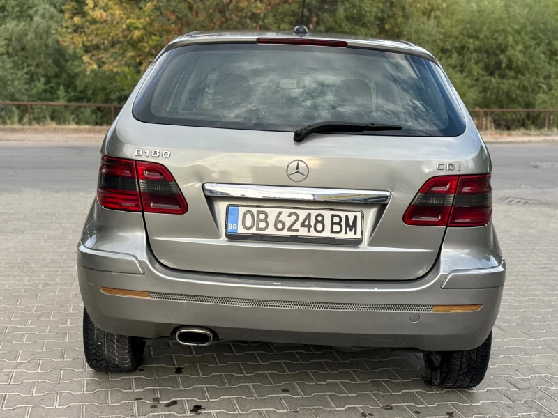 Mercedes-Benz B 180, снимка 6 - Автомобили и джипове - 47066757