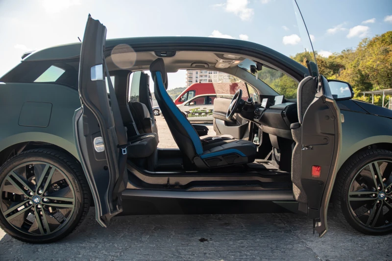 BMW i3 120Ah - iS - 184hp, снимка 8 - Автомобили и джипове - 47758609