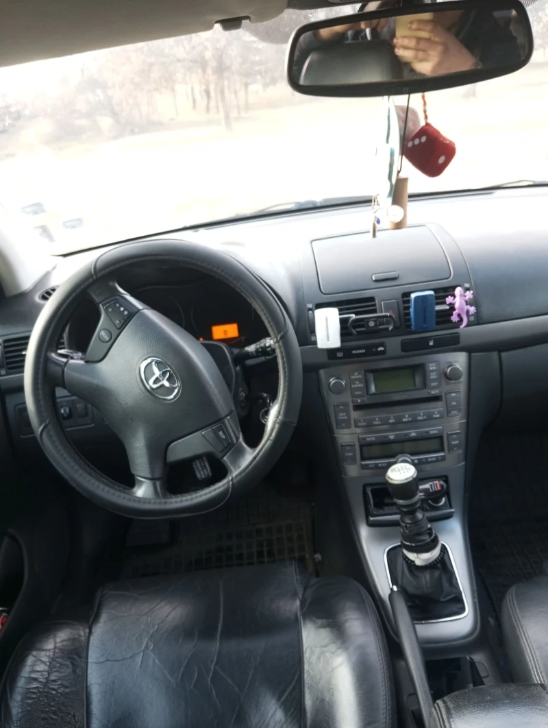 Toyota Avensis, снимка 12 - Автомобили и джипове - 48954879