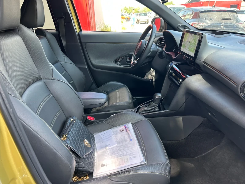 Toyota Yaris Cross  1.5 CVT HYBRID* Elegance* 360 CAMERA * ГАРАНЦИЯ!, снимка 14 - Автомобили и джипове - 50772643