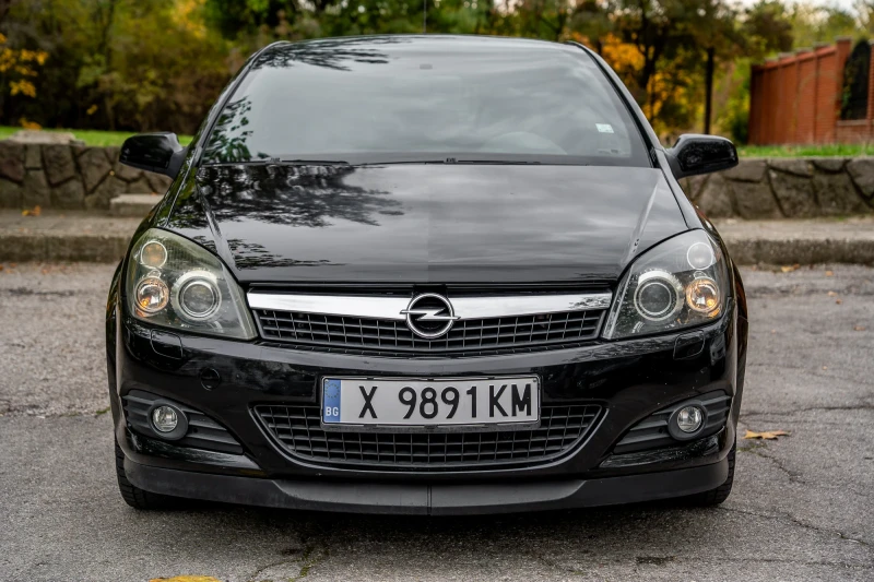Opel Astra GTC 1.6 TURBO, снимка 2 - Автомобили и джипове - 52112544