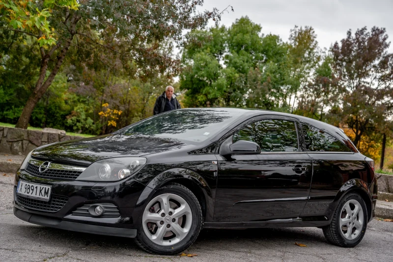 Opel Astra GTC 1.6 TURBO, снимка 15 - Автомобили и джипове - 52112544